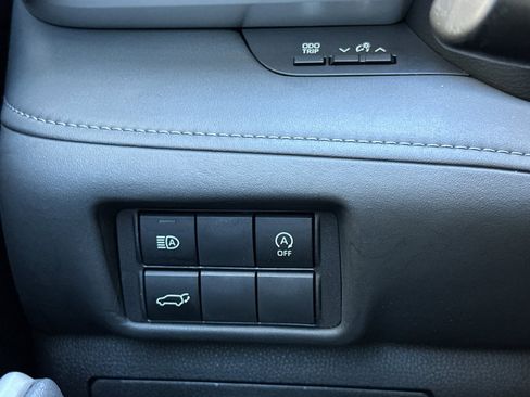 Used 2023 Toyota Highlander XSE image 32