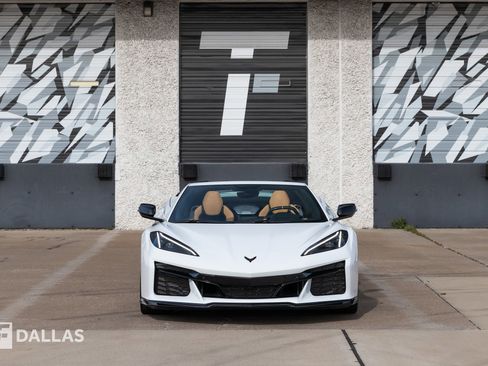 Used 2023 Chevrolet Corvette Z06 image 3