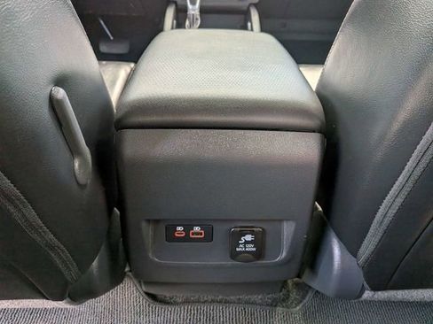 Used 2024 Nissan Frontier SL RWD image 16