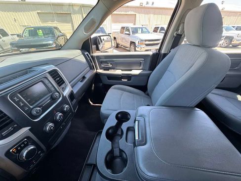 Used 2017 RAM 1500 Classic SLT AWD/4WD image 32