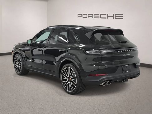 Used 2026 Porsche Cayenne S AWD/4WD image 3