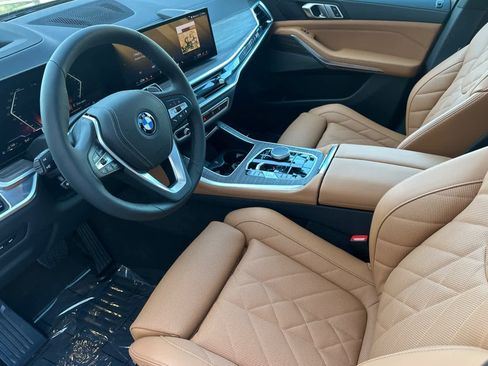 Used 2026 BMW X5 xDrive50e image 11