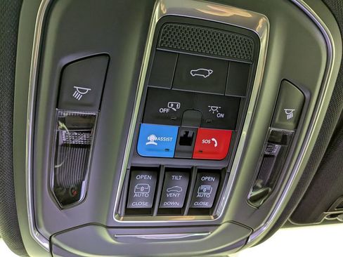 New 2025 Jeep Grand Cherokee L Limited w/ Luxury Tech Group II AWD/4WD image 32