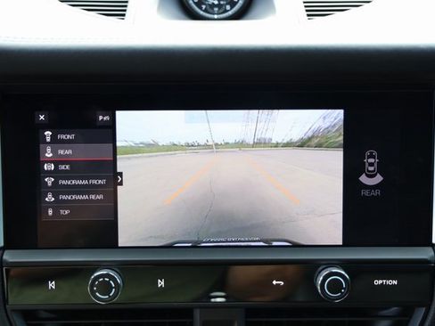 Used 2022 Porsche Macan image 21