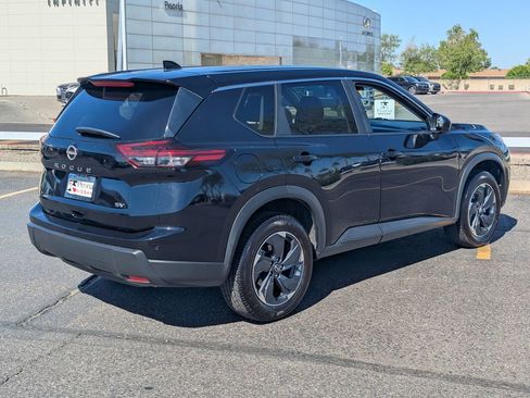 Used 2024 Nissan Rogue SV FWD image 6