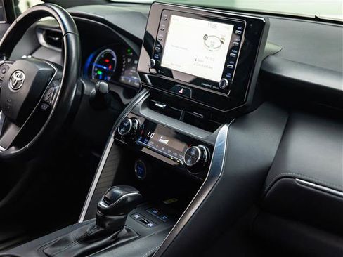 Used 2022 Toyota Venza XLE AWD/4WD image 30