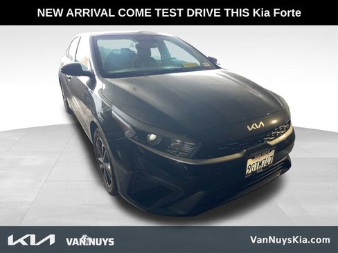 Used 2023 Kia Forte LXS w/ LXS Technology Package image 3