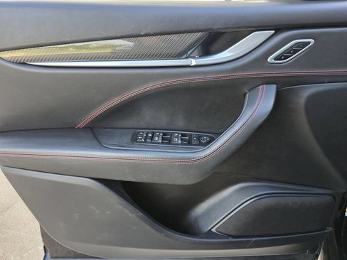Used 2017 Maserati Levante S AWD/4WD image 17