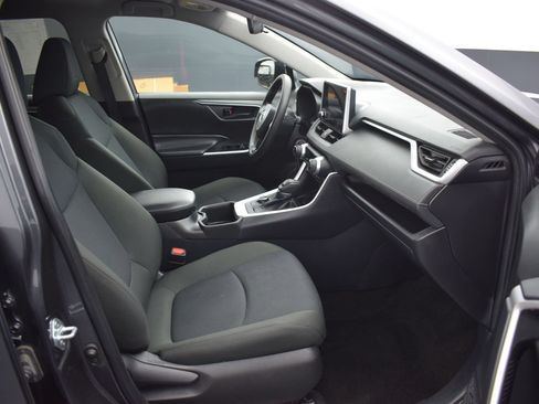 Used 2024 Toyota RAV4 LE AWD/4WD image 10