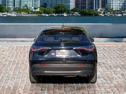 Certified 2023 Honda HR-V LX image 6