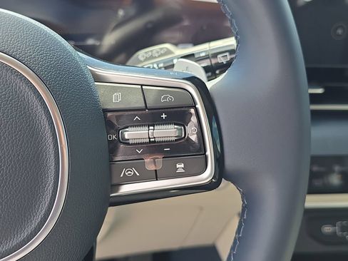 New 2026 Kia Carnival EX FWD image 33