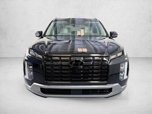 Used 2024 Hyundai Palisade Limited FWD image 2