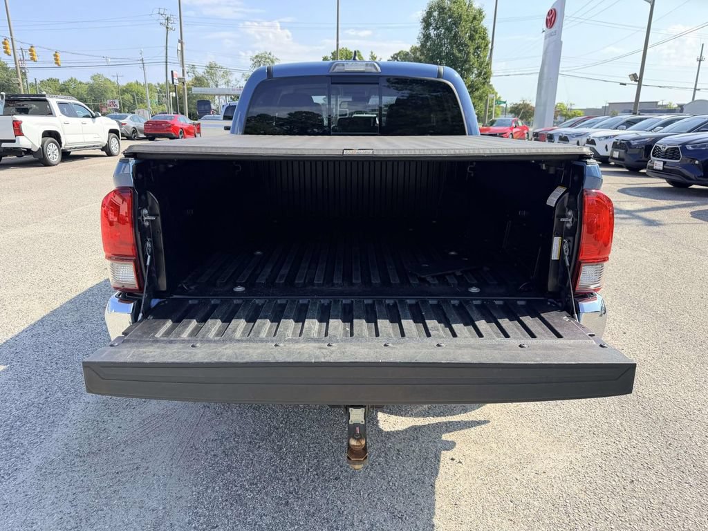 Used 2019 Toyota Tacoma SR5 AWD/4WD image 15