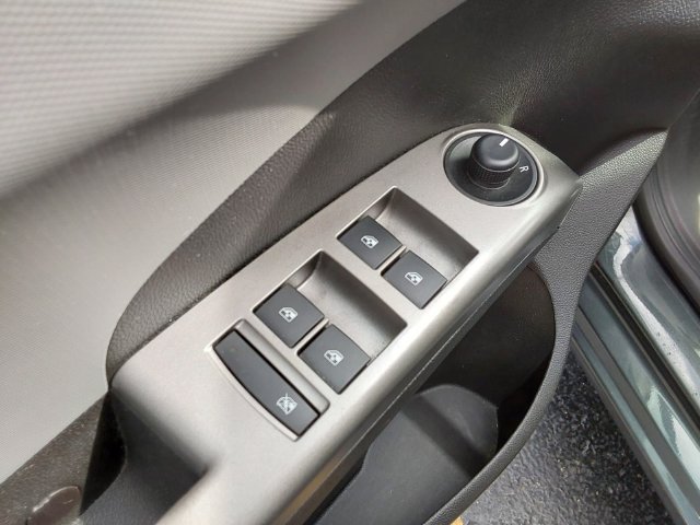 Used 2020 Chevrolet Sonic Premier FWD image 16