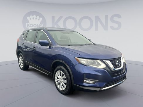 Used 2018 Nissan Rogue S AWD/4WD image 2