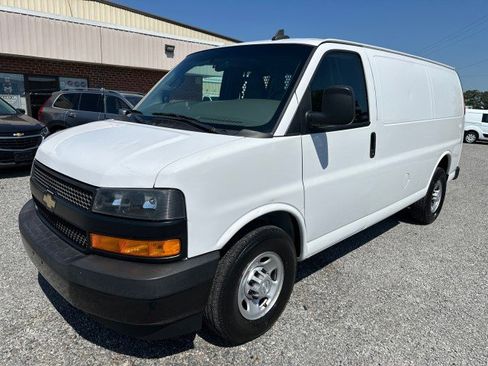 Used 2019 Chevrolet Express 2500 w/ Driver Convenience Package RWD image 2