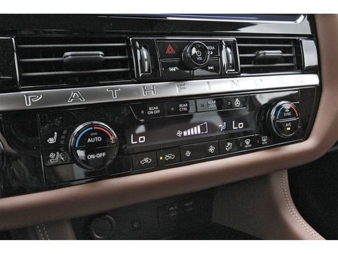 New 2026 Nissan Pathfinder Platinum FWD image 27