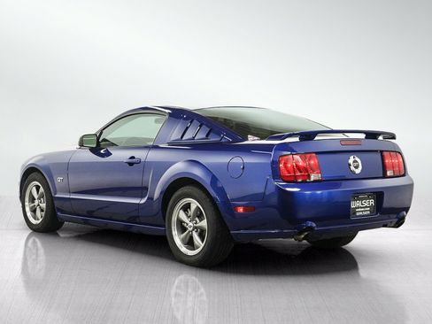 Used 2005 Ford Mustang GT Premium RWD image 3