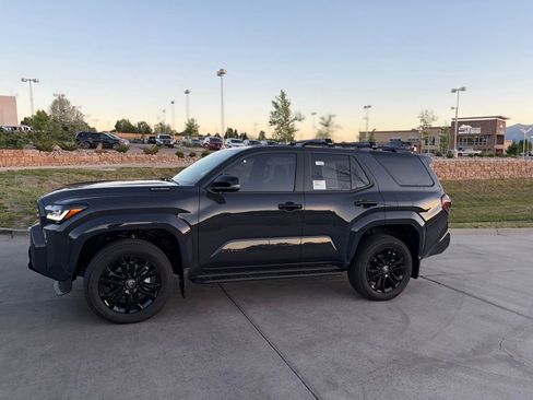 Used 2026 Toyota 4Runner Platinum AWD/4WD image 3