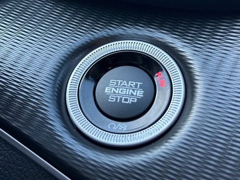 Used 2023 Jeep Grand Cherokee L Laredo image 26