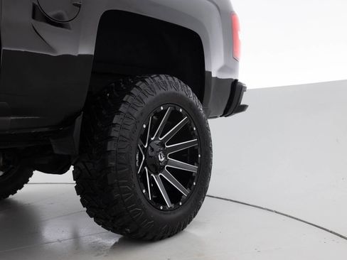 Used 2017 Chevrolet Silverado 1500 LTZ Z71 w/ LTZ Plus Package AWD/4WD image 20