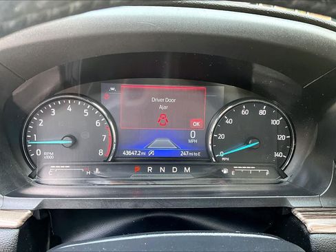Used 2021 Ford Explorer Limited w/ Equipment Group 301A AWD/4WD image 26