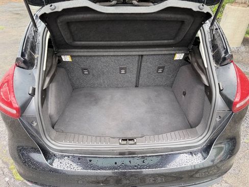 Used 2017 Ford Focus SE FWD image 11