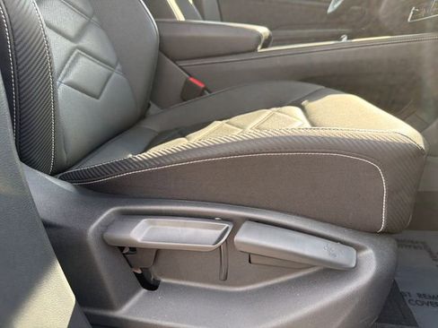 Used 2025 Volkswagen Atlas Cross Sport SE AWD/4WD image 27