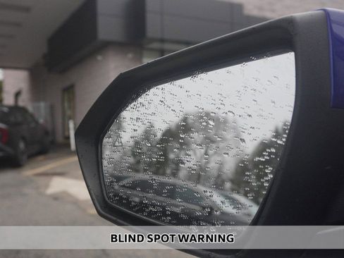 Used 2023 Hyundai Elantra SEL image 4