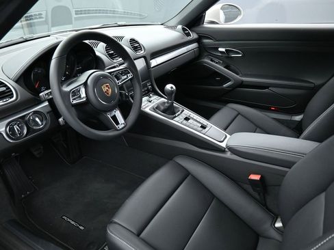 New 2025 Porsche 718 Boxster RWD image 4