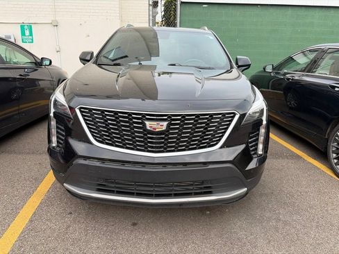 Used 2020 Cadillac XT4 Premium Luxury w/ Cold Weather Package AWD/4WD image 2