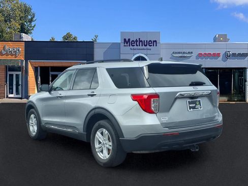 Used 2023 Ford Explorer XLT AWD/4WD image 8