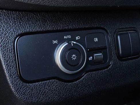 Used 2023 Mercedes-Benz Sprinter 2500 image 17