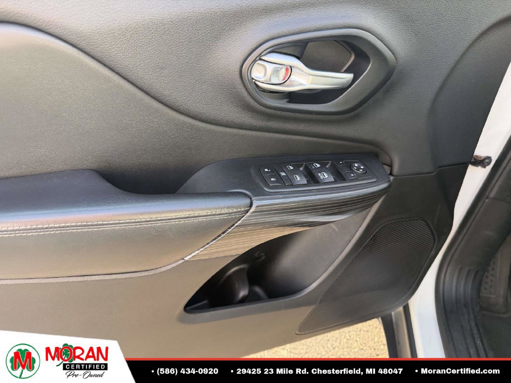 Used 2015 Jeep Cherokee Limited AWD/4WD image 15