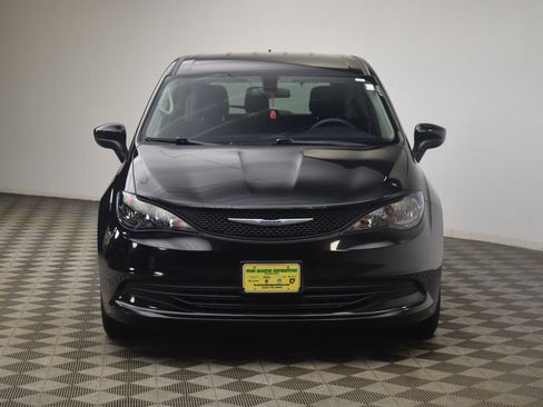 Used 2019 Chrysler Pacifica L FWD image 19