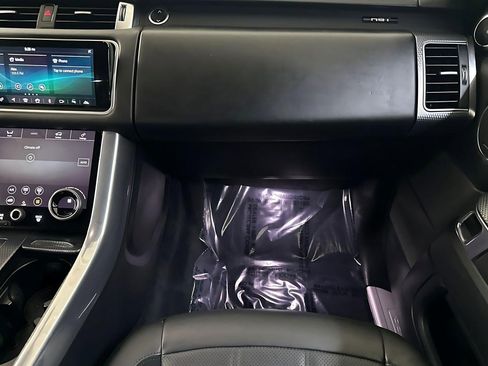 Used 2022 Land Rover Range Rover Sport HST image 30