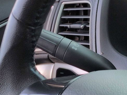 Used 2016 Ford Explorer XLT w/ Equipment Group 202A image 27