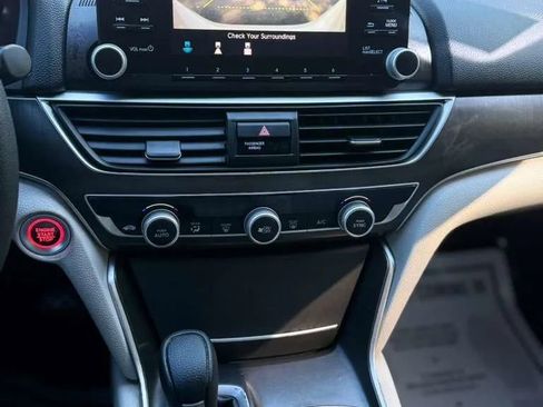 Used 2018 Honda Accord LX image 10
