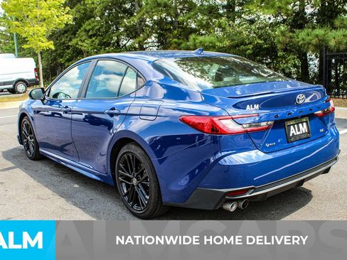 Used 2025 Toyota Camry SE image 5