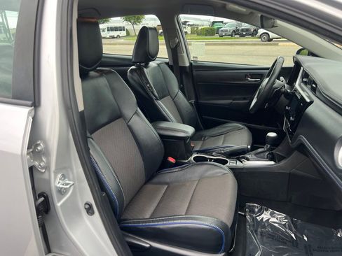 Used 2017 Toyota Corolla SE FWD image 34