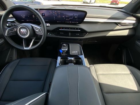 Used 2025 Buick Enclave Preferred FWD image 13