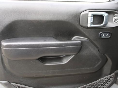 Used 2023 Jeep Wrangler Sport S image 12