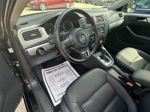 Used 2013 Volkswagen Jetta SE FWD image 9