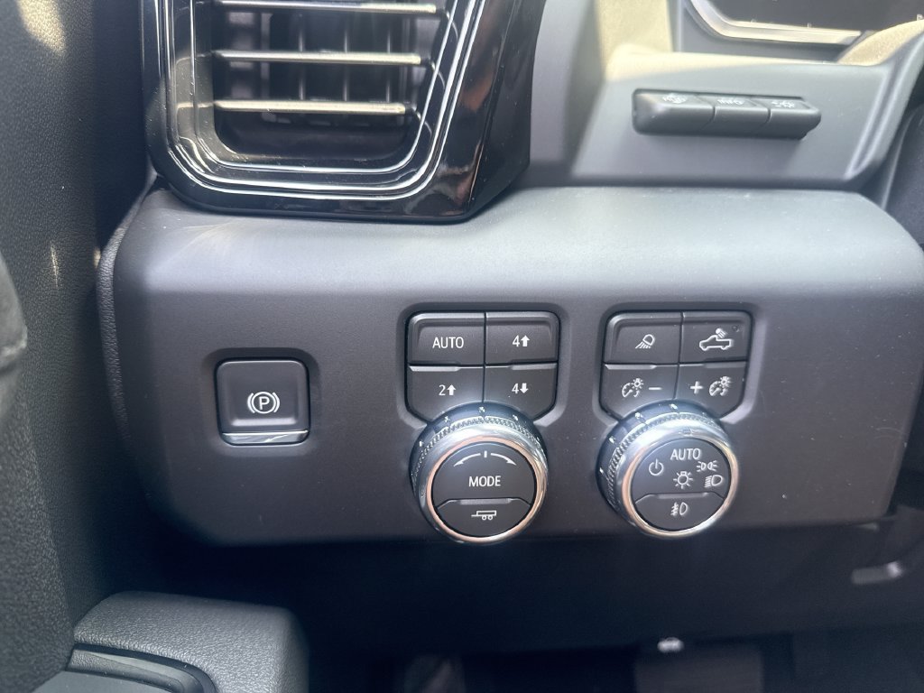 New 2026 GMC Sierra 3500 AT4 w/ AT4 Premium Plus Package AWD/4WD image 18