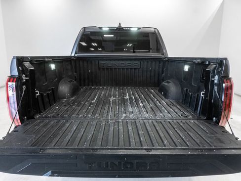 Used 2024 Toyota Tundra Platinum AWD/4WD image 33