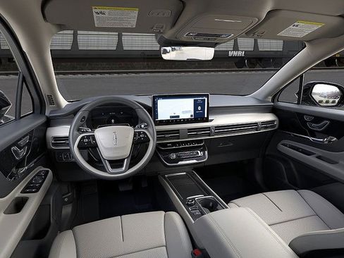 New 2026 Lincoln Corsair Premiere image 9