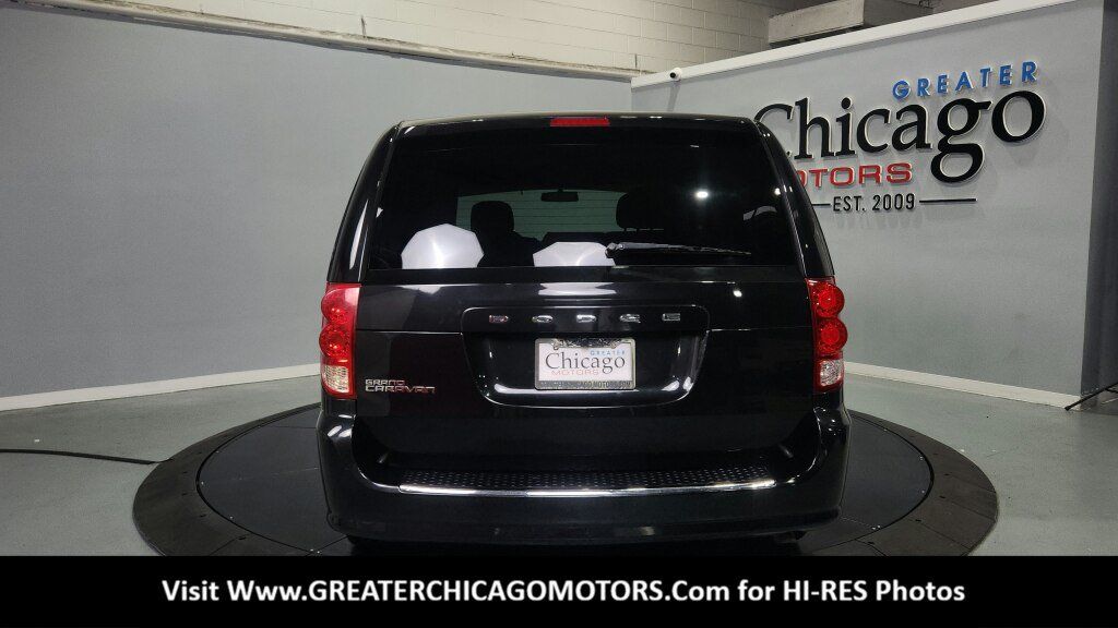 Used 2015 Dodge Grand Caravan SXT w/ Blacktop Package FWD image 11