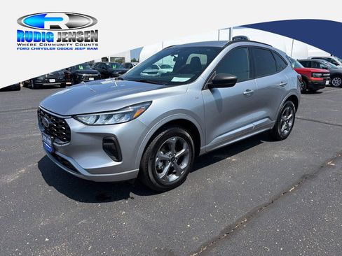Used 2024 Ford Escape ST-Line w/ Tech Pack #1 AWD/4WD image 1
