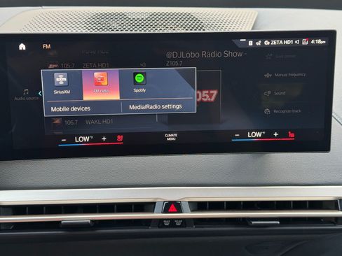 Used 2023 BMW iX xDrive50 w/ Ultimate Package 2 AWD/4WD image 27