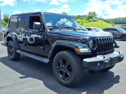 Used 2021 Jeep Wrangler Unlimited Sahara AWD/4WD image 5